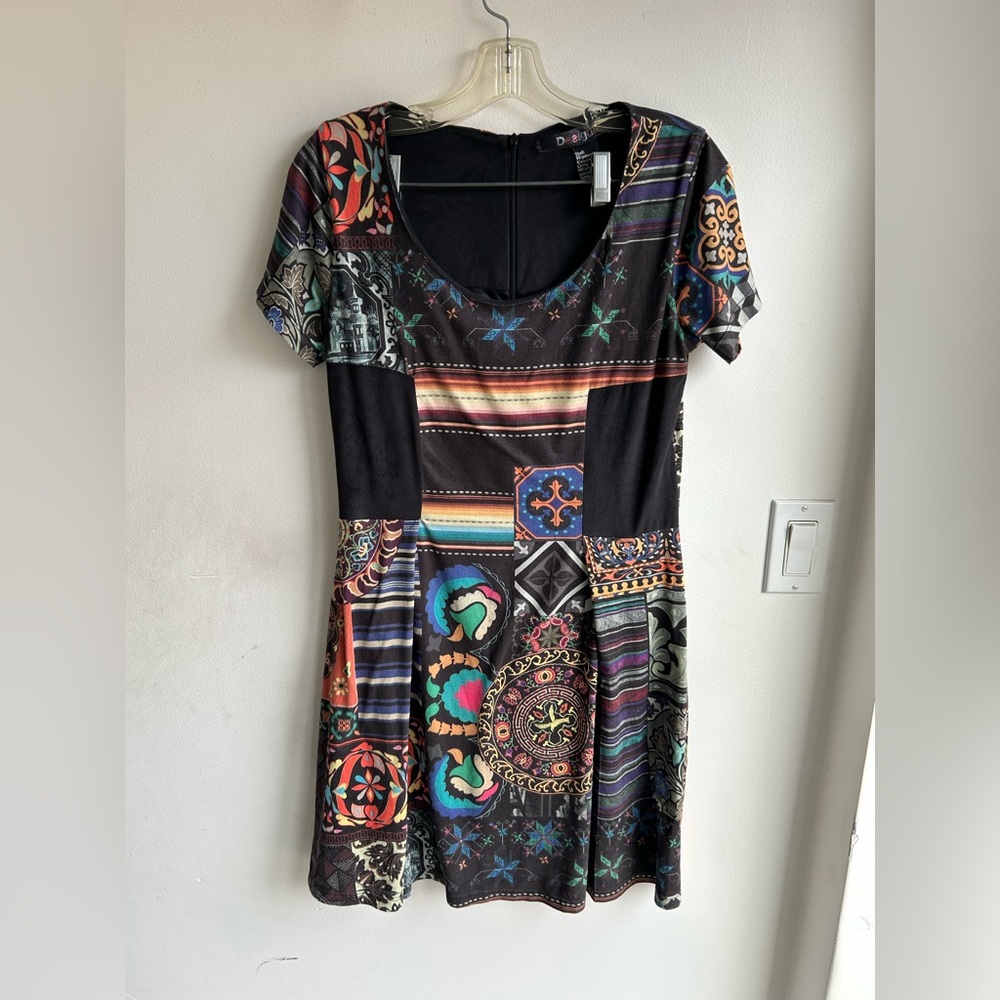 Desigual patchwork print dress short sleeves. Size large. Great condition